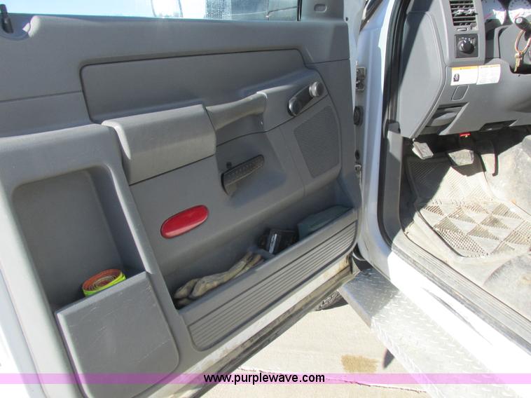 image for item L4161 2009 Dodge Ram 5500 bucket truck