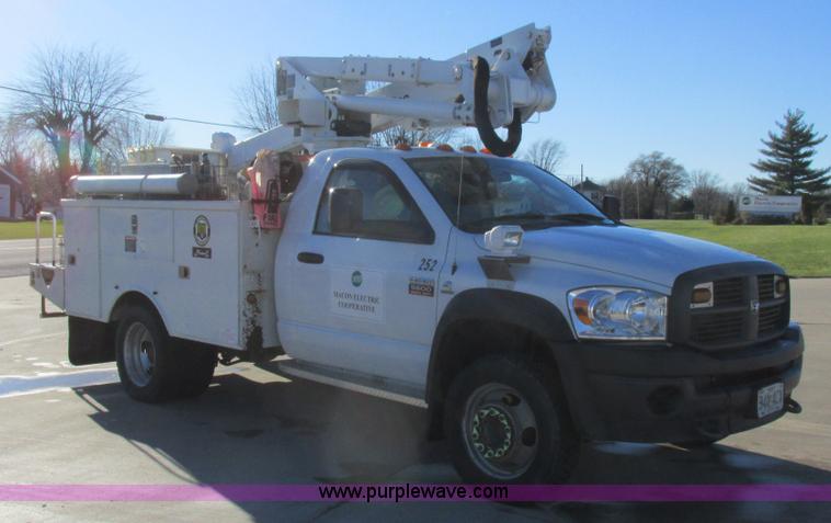 image for item L4162 2009 Dodge Ram 5500 bucket truck