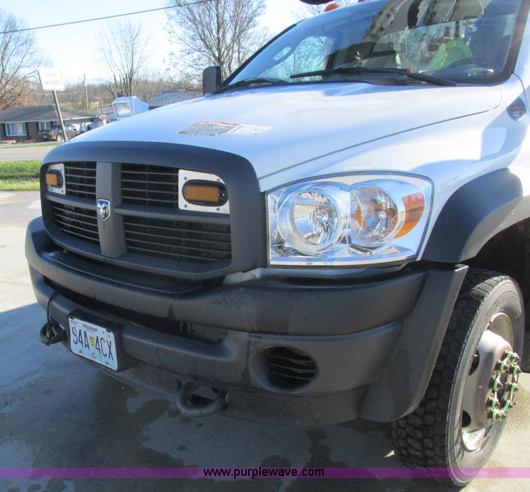 image for item L4162 2009 Dodge Ram 5500 bucket truck