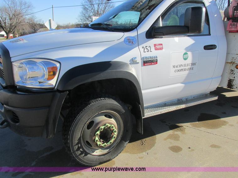 image for item L4162 2009 Dodge Ram 5500 bucket truck