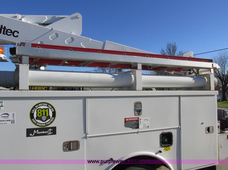 image for item L4162 2009 Dodge Ram 5500 bucket truck