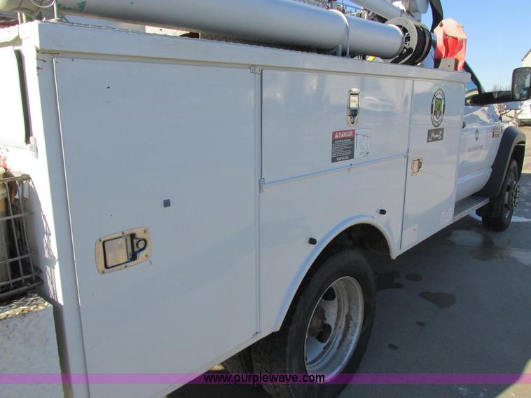 image for item L4162 2009 Dodge Ram 5500 bucket truck