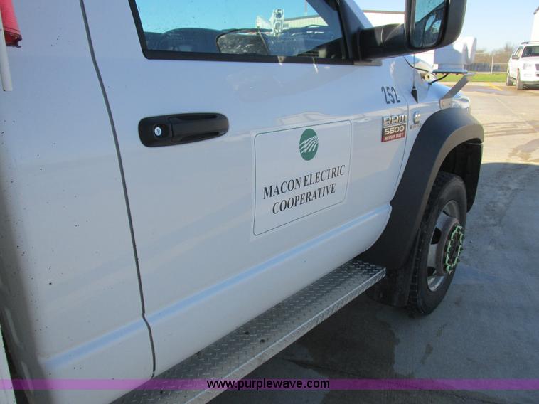 image for item L4162 2009 Dodge Ram 5500 bucket truck