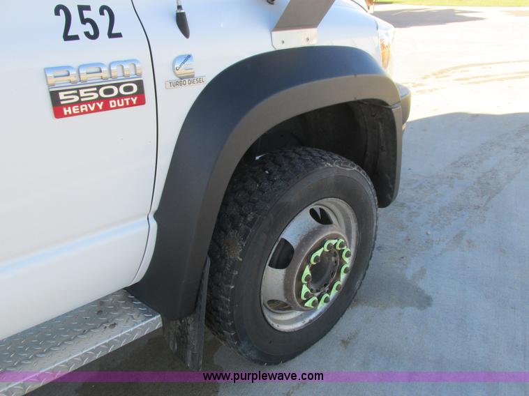 image for item L4162 2009 Dodge Ram 5500 bucket truck