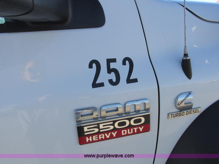 image for item L4162 2009 Dodge Ram 5500 bucket truck
