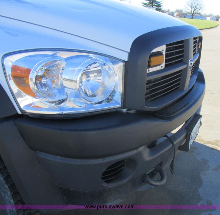 image for item L4162 2009 Dodge Ram 5500 bucket truck