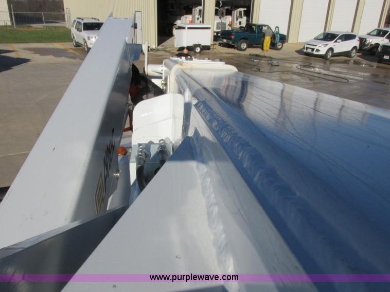 image for item L4162 2009 Dodge Ram 5500 bucket truck