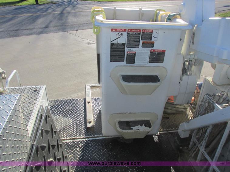 image for item L4162 2009 Dodge Ram 5500 bucket truck