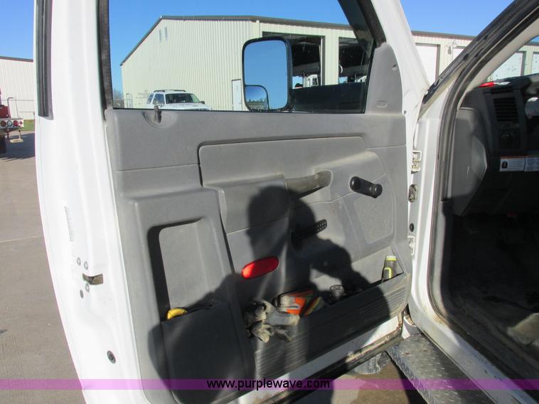 image for item L4162 2009 Dodge Ram 5500 bucket truck