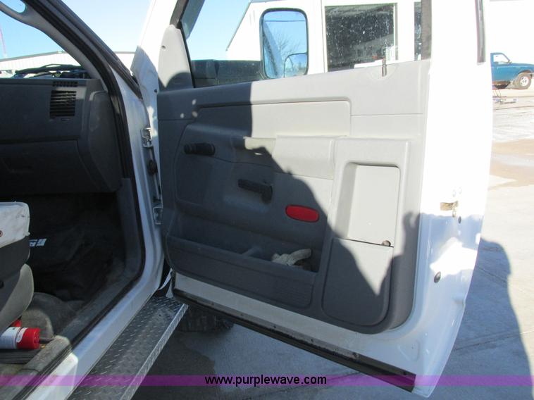 image for item L4162 2009 Dodge Ram 5500 bucket truck