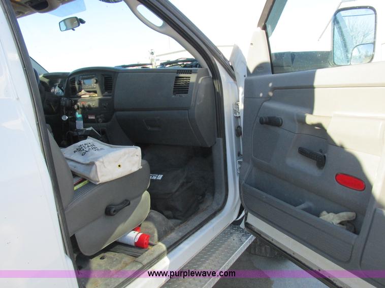 image for item L4162 2009 Dodge Ram 5500 bucket truck