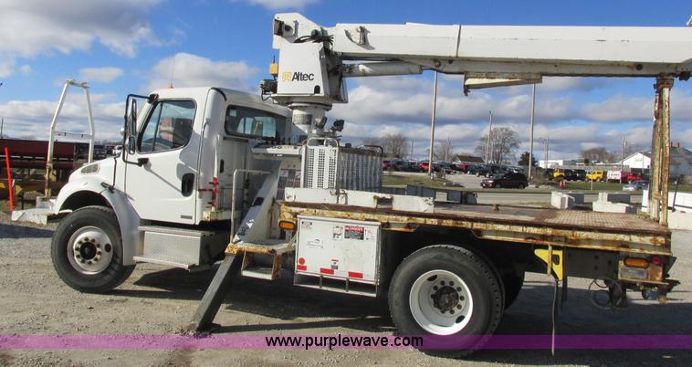 image for item L4222 2007 Freightliner Business Class M2 digger derrick truck