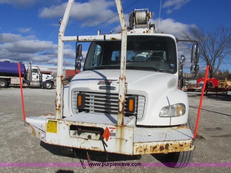 image for item L4222 2007 Freightliner Business Class M2 digger derrick truck