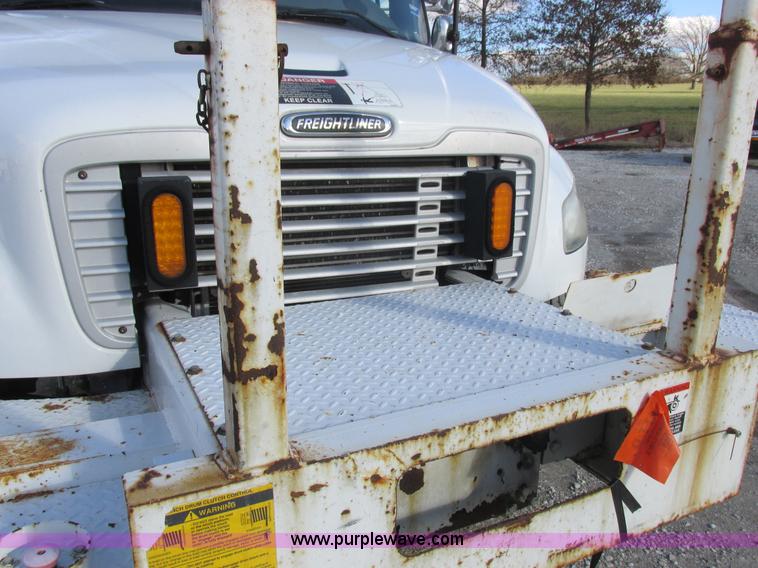image for item L4222 2007 Freightliner Business Class M2 digger derrick truck