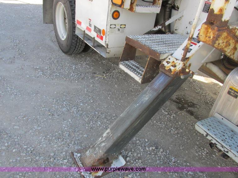 image for item L4222 2007 Freightliner Business Class M2 digger derrick truck