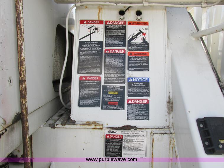 image for item L4222 2007 Freightliner Business Class M2 digger derrick truck