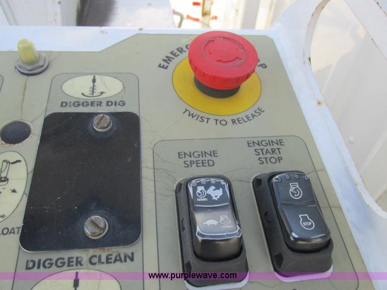 image for item L4222 2007 Freightliner Business Class M2 digger derrick truck