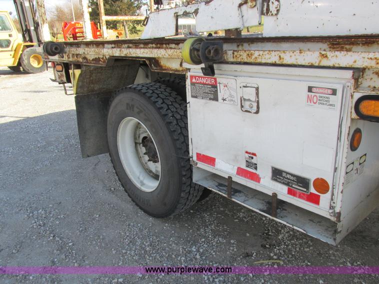 image for item L4222 2007 Freightliner Business Class M2 digger derrick truck