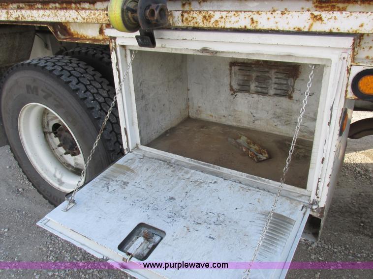 image for item L4222 2007 Freightliner Business Class M2 digger derrick truck