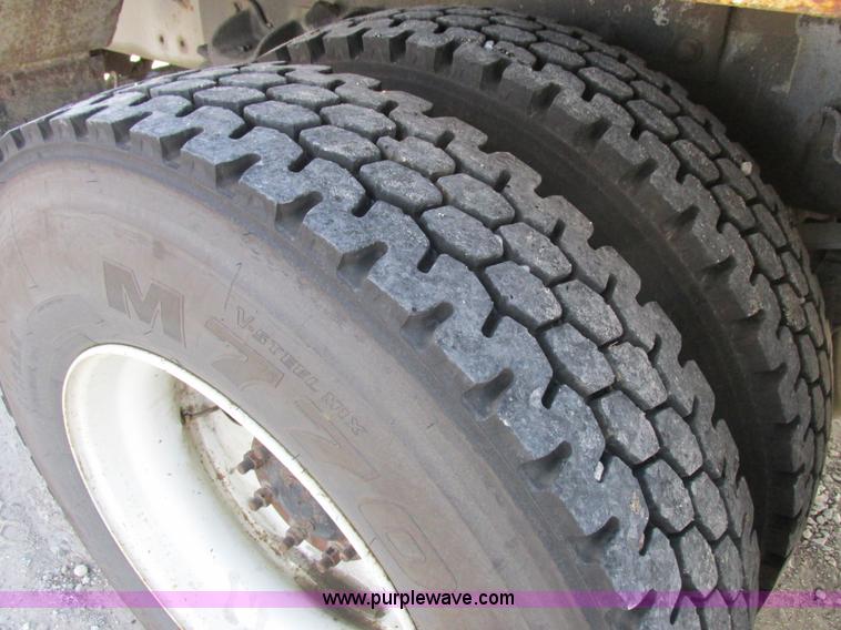 image for item L4222 2007 Freightliner Business Class M2 digger derrick truck