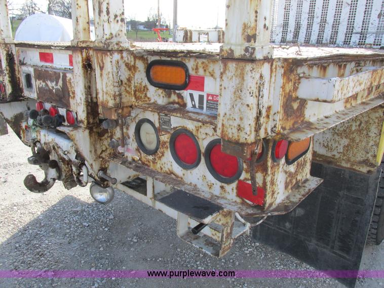 image for item L4222 2007 Freightliner Business Class M2 digger derrick truck