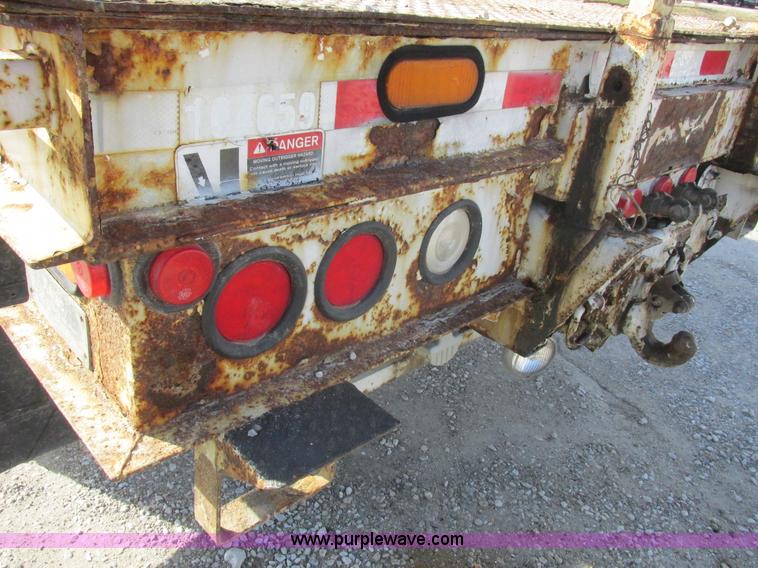 image for item L4222 2007 Freightliner Business Class M2 digger derrick truck