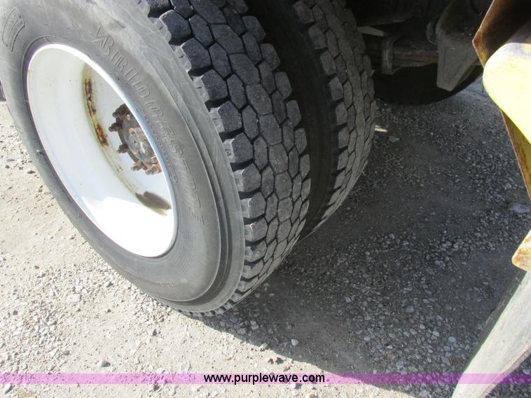 image for item L4222 2007 Freightliner Business Class M2 digger derrick truck