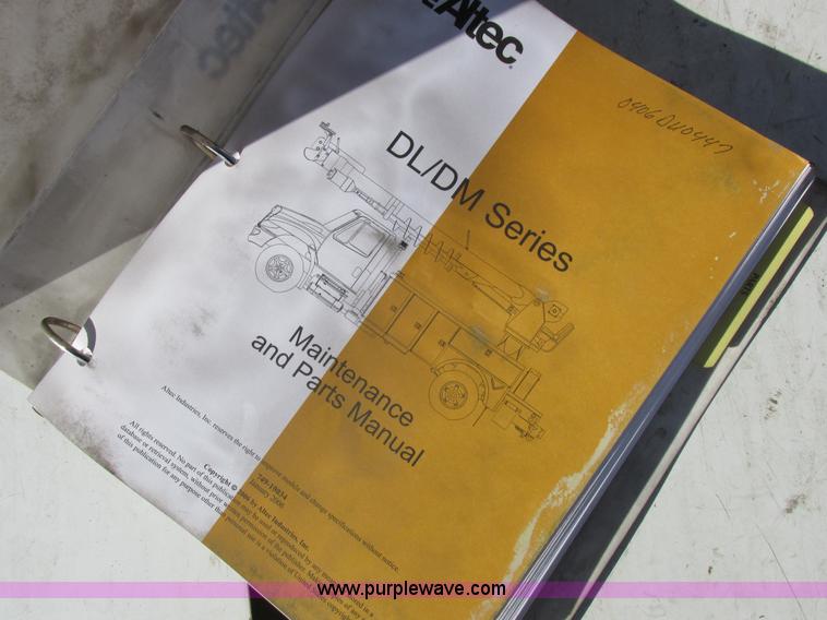 image for item L4222 2007 Freightliner Business Class M2 digger derrick truck