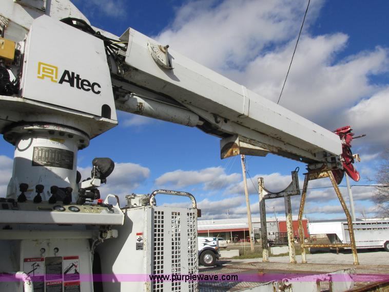 image for item L4222 2007 Freightliner Business Class M2 digger derrick truck