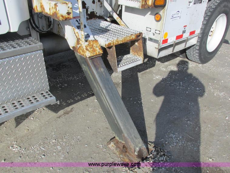 image for item L4222 2007 Freightliner Business Class M2 digger derrick truck