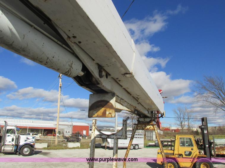 image for item L4222 2007 Freightliner Business Class M2 digger derrick truck