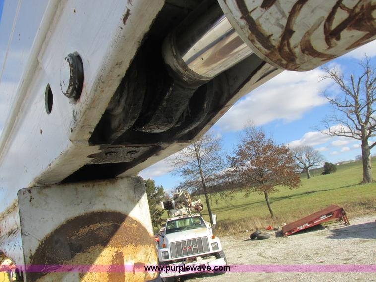 image for item L4222 2007 Freightliner Business Class M2 digger derrick truck