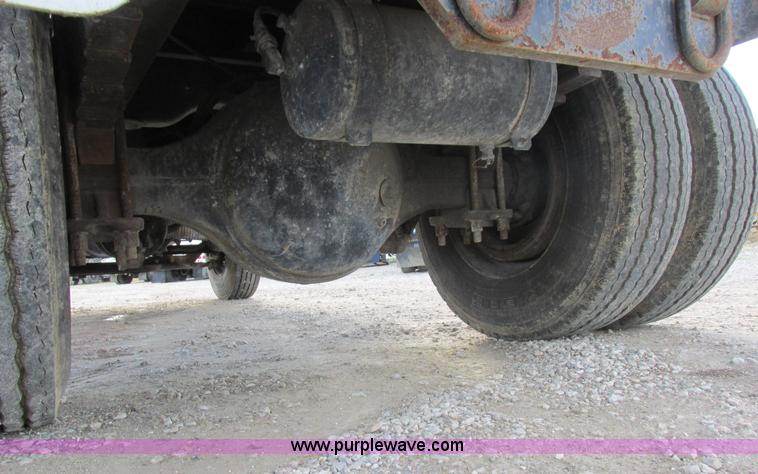 image for item L4224 1995 GMC TopKick dump truck