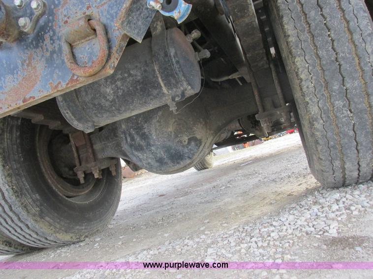image for item L4224 1995 GMC TopKick dump truck