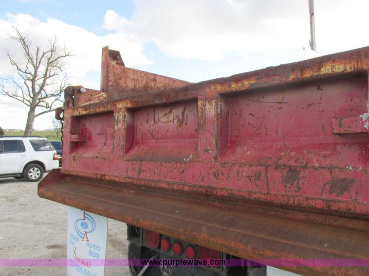 image for item L4224 1995 GMC TopKick dump truck