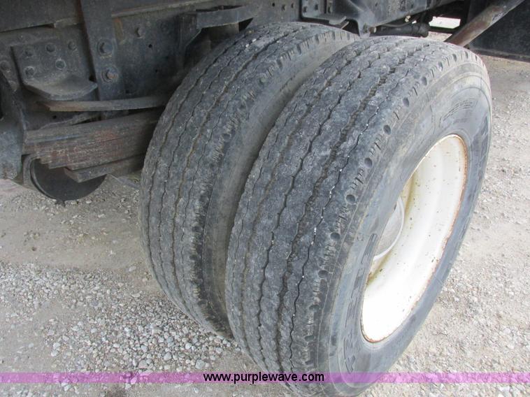 image for item L4224 1995 GMC TopKick dump truck