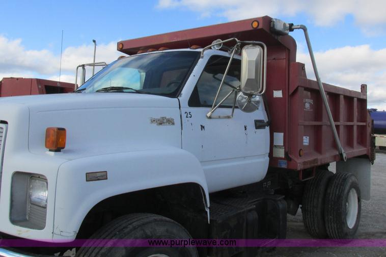 image for item L4224 1995 GMC TopKick dump truck