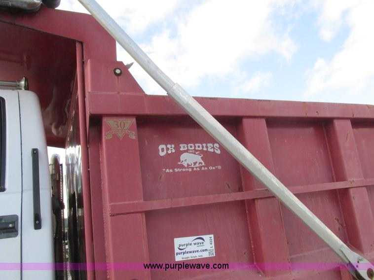 image for item L4224 1995 GMC TopKick dump truck