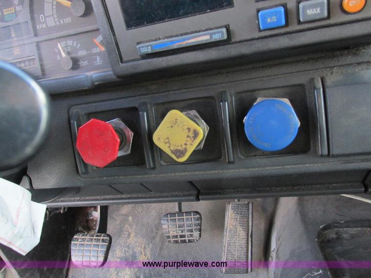 image for item L4224 1995 GMC TopKick dump truck