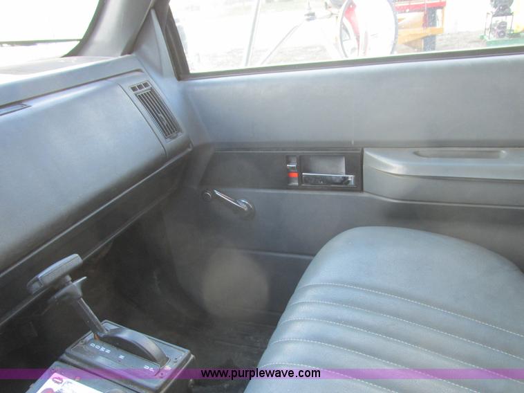 image for item L4224 1995 GMC TopKick dump truck