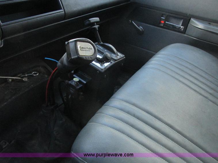 image for item L4224 1995 GMC TopKick dump truck