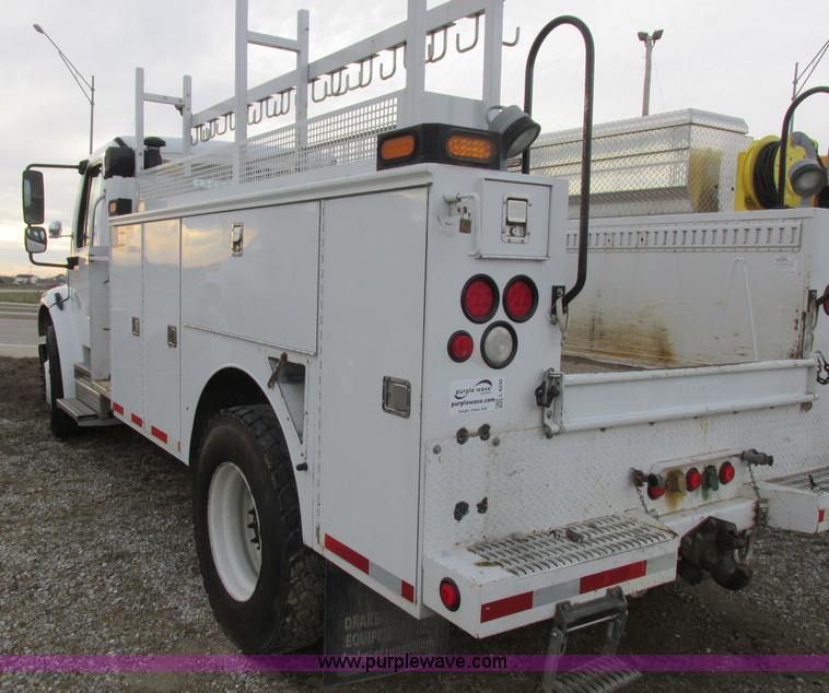 image for item L4230 2007 Freightliner Business Class M2 service truck