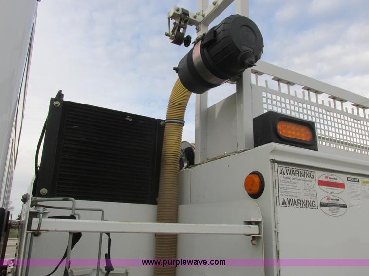 image for item L4230 2007 Freightliner Business Class M2 service truck