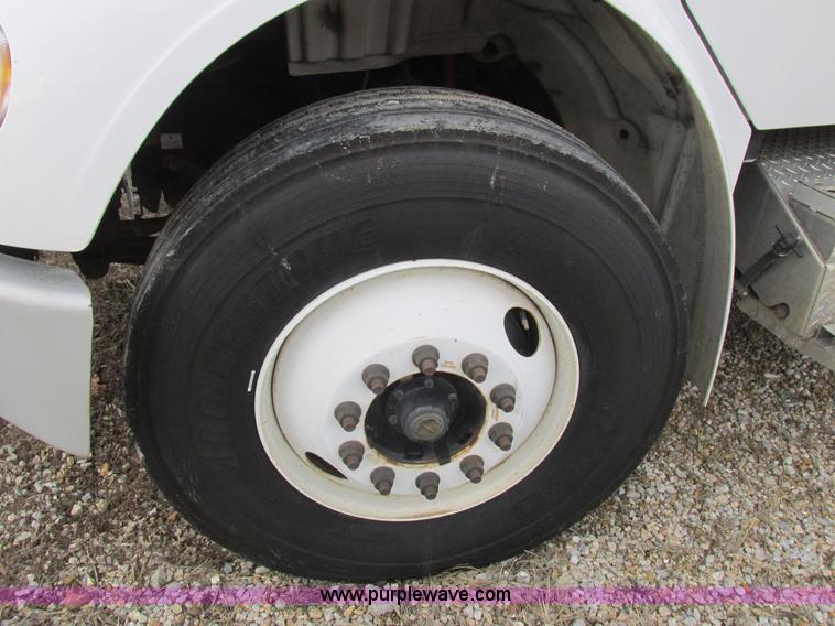 image for item L4230 2007 Freightliner Business Class M2 service truck