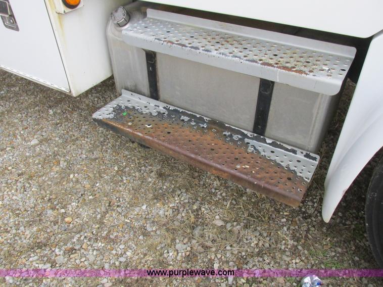 image for item L4230 2007 Freightliner Business Class M2 service truck