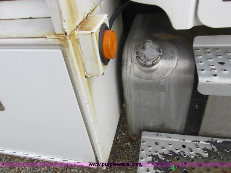 image for item L4230 2007 Freightliner Business Class M2 service truck