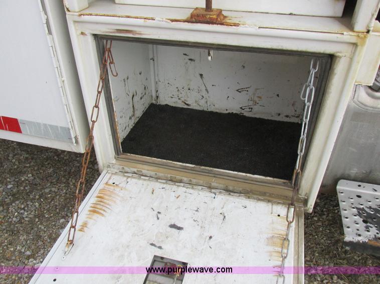 image for item L4230 2007 Freightliner Business Class M2 service truck