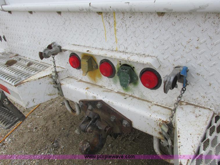 image for item L4230 2007 Freightliner Business Class M2 service truck