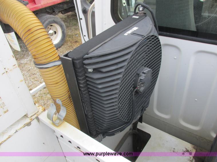 image for item L4230 2007 Freightliner Business Class M2 service truck