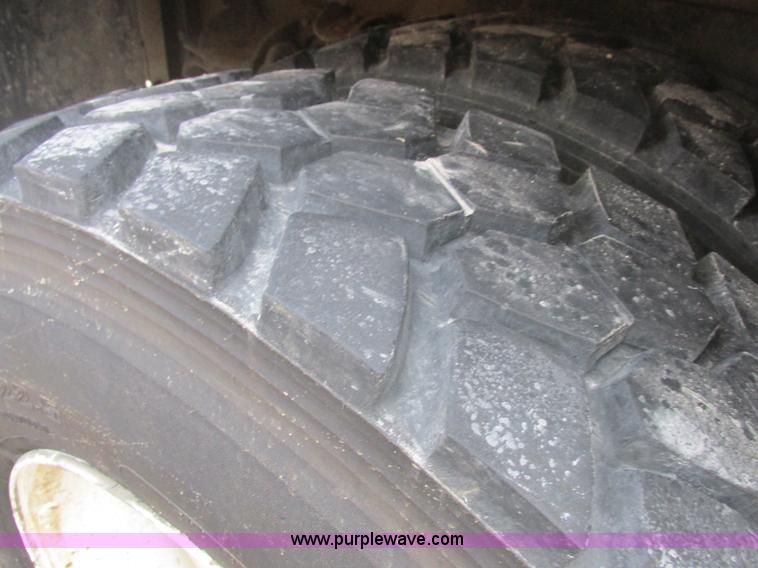 image for item L4230 2007 Freightliner Business Class M2 service truck